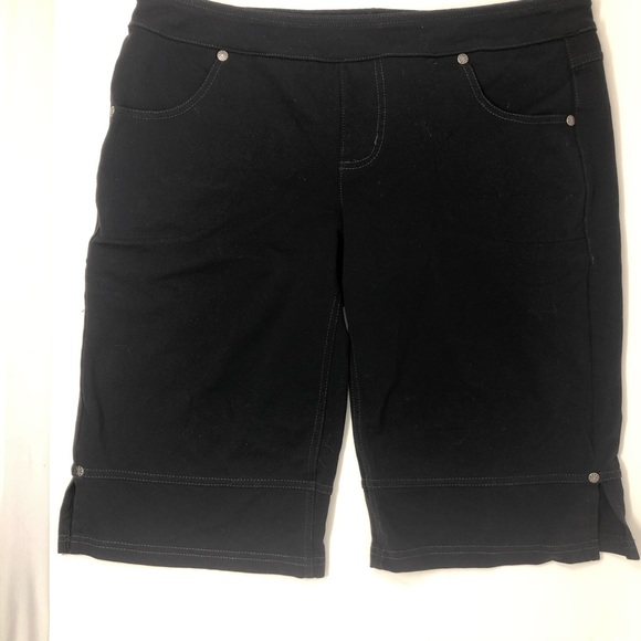 Sold! Athleta | Bettona Bermuda Shorts - Picture 4 of 7